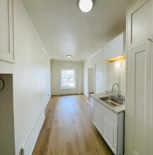 3302 Kenilworth Ave-Unit -401 in Berwyn, IL - Building Photo - Building Photo