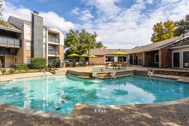 Wimbledon Oaks in Arlington, TX - Foto de edificio - Building Photo