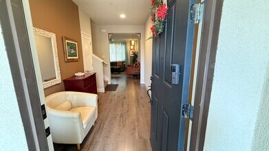 27 Rogers Ln in Pleasanton, CA - Building Photo - Building Photo