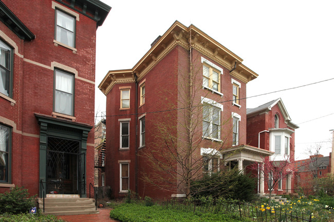 1242 S 2nd St in Louisville, KY - Foto de edificio - Building Photo