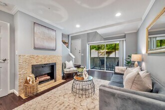 355 Half Moon Ln in Daly City, CA - Building Photo - Building Photo