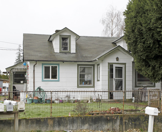 8906 Wadsworth St SW in Tacoma, WA - Foto de edificio - Building Photo