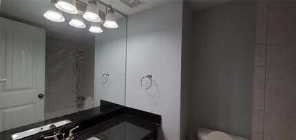 12818 Midway Rd in Dallas, TX - Building Photo - Building Photo
