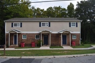 382 Cowan St in Macon, GA - Building Photo