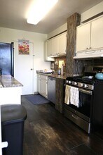 6631 Wakefield Dr, Unit 717 in Alexandria, VA - Foto de edificio - Building Photo