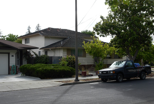 1681-1683 Sierra St in Redwood City, CA - Building Photo - Building Photo