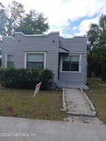 110 E 15th St in Jacksonville, FL - Building Photo