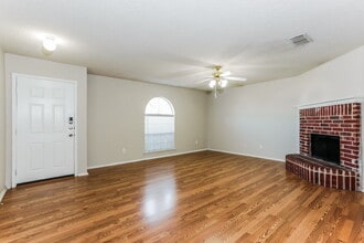 617 Sawyer Dr in Saginaw, TX - Building Photo - Building Photo