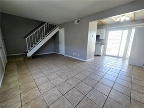 4972 Larkspur St in Las Vegas, NV - Building Photo - Building Photo