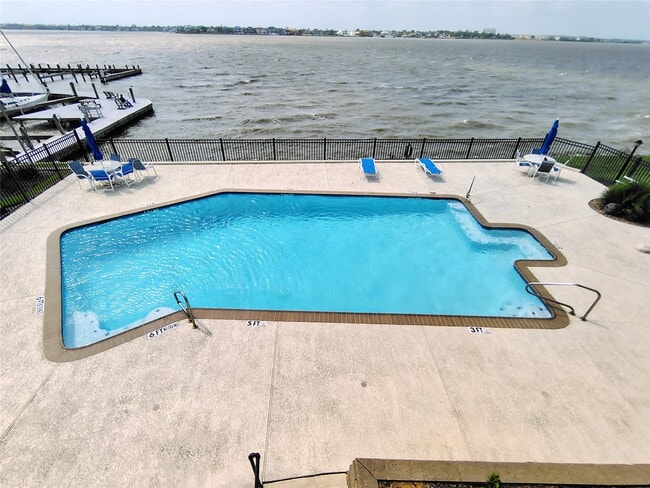 property at 205 Yacht Club Ln
