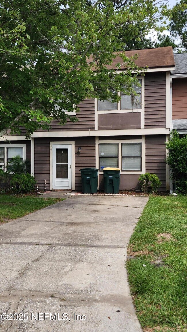 9411 Genna Trace Trail in Jacksonville, FL - Foto de edificio - Building Photo