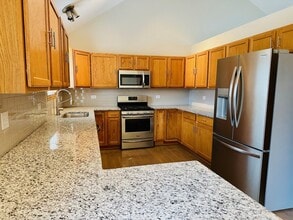 1805 Pebble Beach Dr in Plainfield, IL - Building Photo - Building Photo