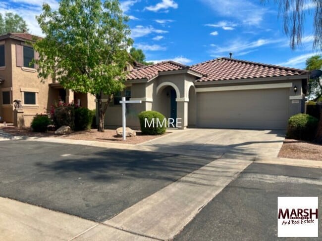 property at 1095 E Parkview Ct