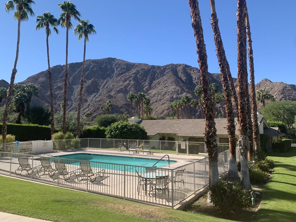 46633 Arapahoe Wy in Indian Wells, CA - Foto de edificio