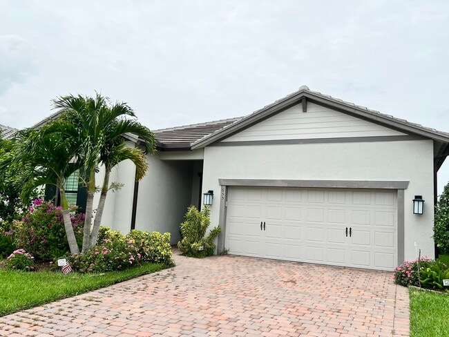 655 S E Boboli Way in Port St. Lucie, FL - Building Photo - Building Photo