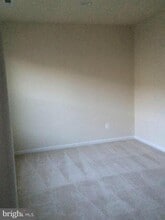 25631 Pleasant Valley Rd in Chantilly, VA - Building Photo - Building Photo