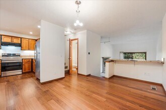 4059 Jefferson Pkwy in Lake Oswego, OR - Building Photo - Building Photo