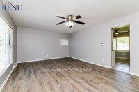 807 Undercliff Dr photo'