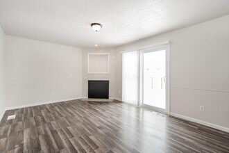 6351 Whims Rd in Canal Winchester, OH - Building Photo - Building Photo