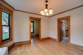 340 5th Ave S in South St. Paul, MN - Building Photo - Building Photo