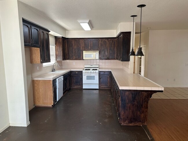 1339 Vine St in Exeter, CA - Building Photo - Building Photo