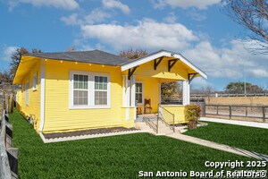 475 E French Pl in San Antonio, TX - Building Photo - Building Photo
