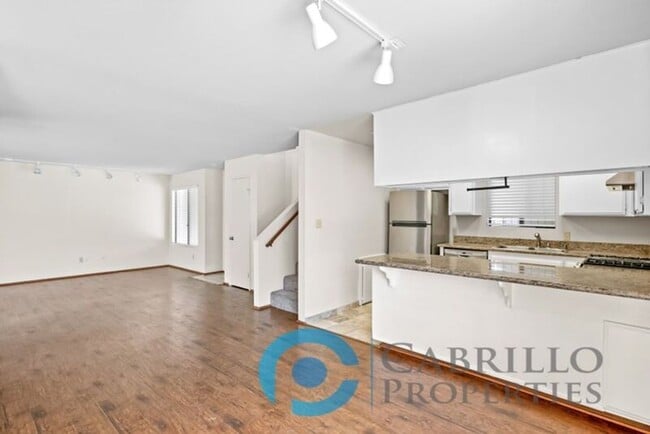 629 Bonair Way in La Jolla, CA - Building Photo - Building Photo