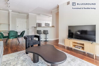 700 Agnew Rd in Santa Clara, CA - Foto de edificio - Building Photo