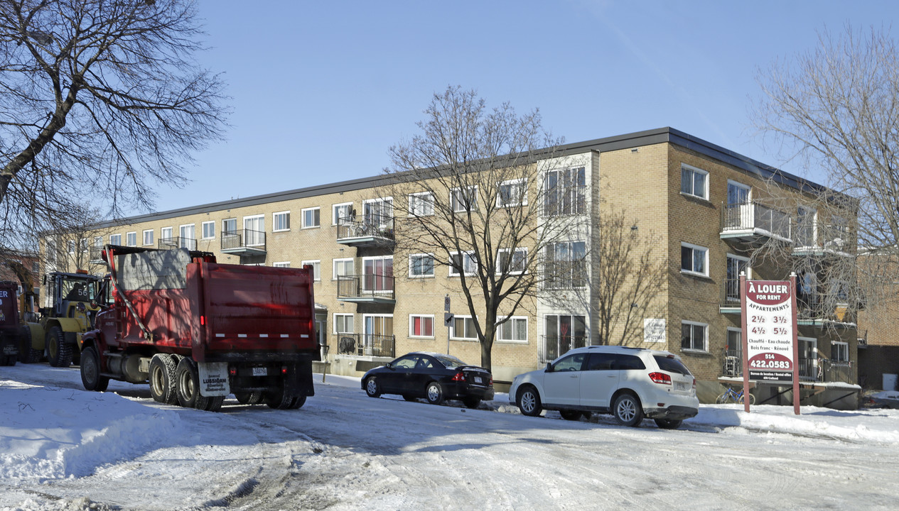 25-35 Marian in Dorval, QC - Building Photo