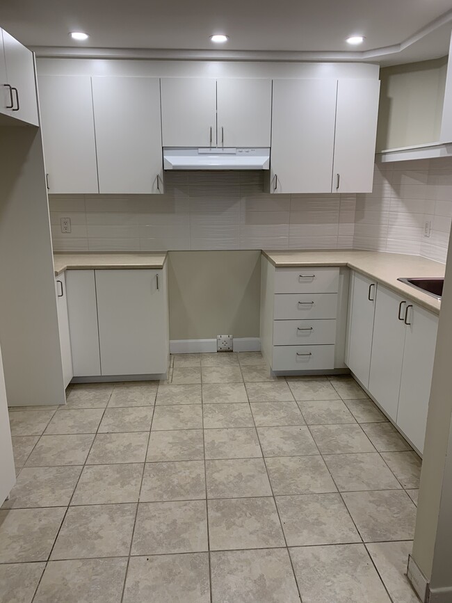 9136 Perras Boul in Montréal, QC - Building Photo - Building Photo