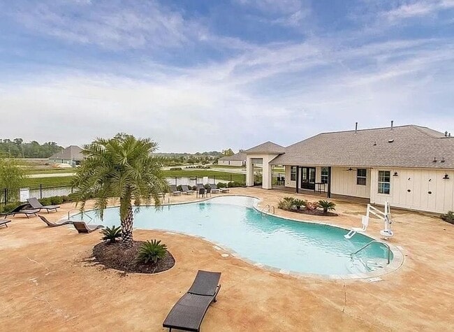1474 Partierre Ln