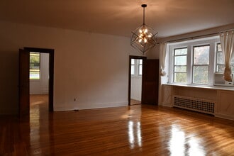 111 N Broadway in Irvington, NY - Building Photo - Building Photo