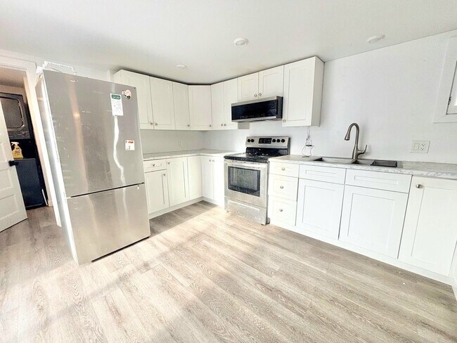 287 St John St in Fredericton, NB - Building Photo - Building Photo