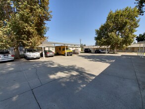 1914 N J St in Tulare, CA - Foto de edificio - Building Photo