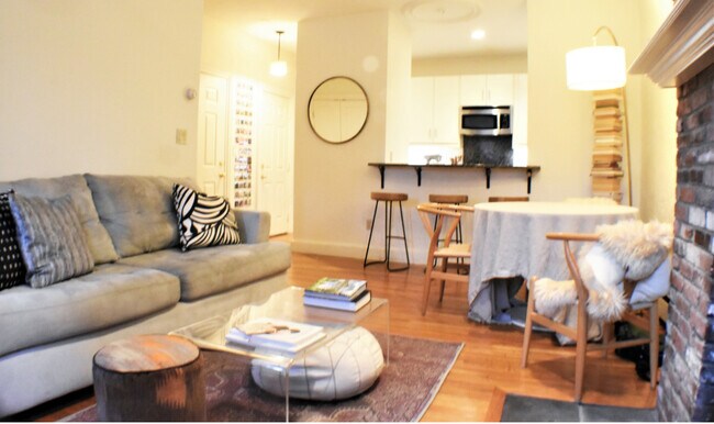 11 Worcester Sq, Unit 11 Worcester st #1 in Boston, MA - Building Photo - Building Photo