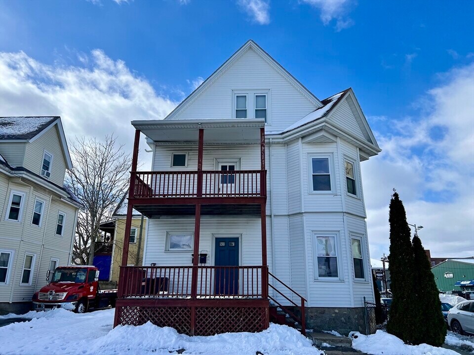 1 Wyeth St, Unit #2 in Malden, MA - Foto de edificio