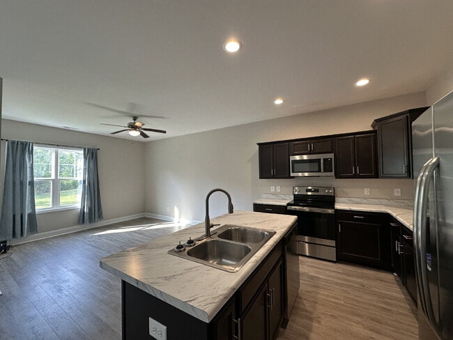364 S Stingray Ln in Sneads Ferry, NC - Building Photo - Building Photo