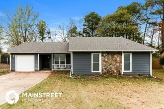 2066 Marshes Glenn Dr in Norcross, GA - Building Photo - Building Photo