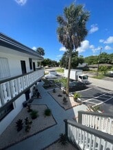2401 Apartments LLC in Wilton Manors, FL - Building Photo - Interior Photo