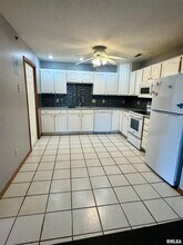 3031 Holiday Ct in Bettendorf, IA - Building Photo - Building Photo