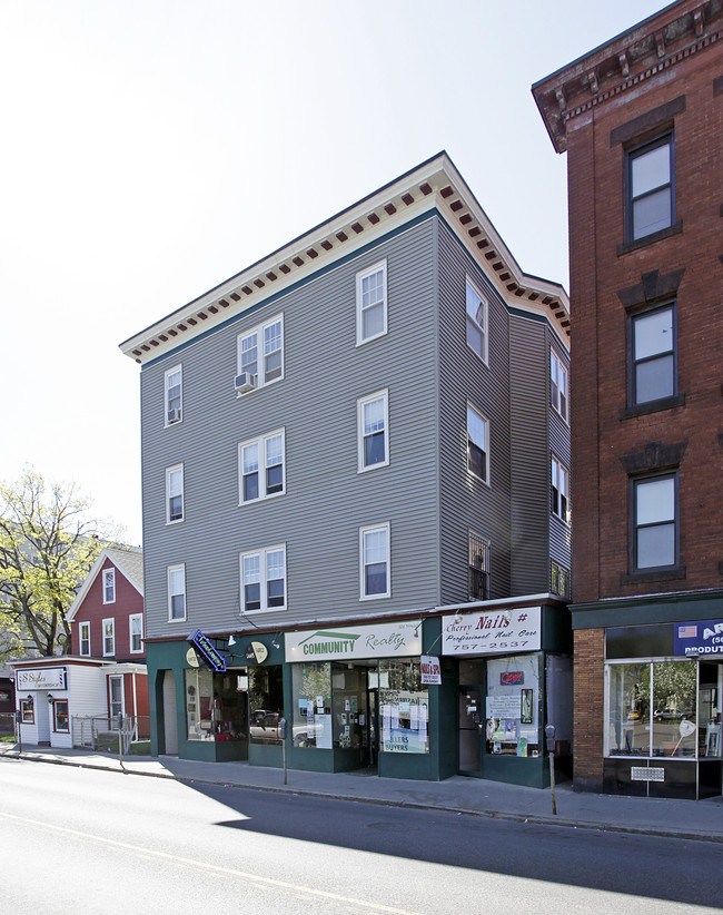 127-131 Highland St in Worcester, MA - Building Photo - Building Photo