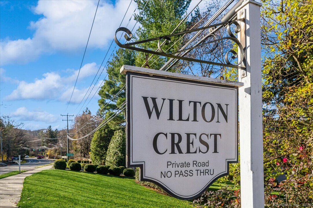 66 Wilton Crest Rd in Wilton, CT - Building Photo