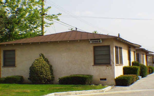 Myrtle Street Apartments in Downey, CA - Building Photo