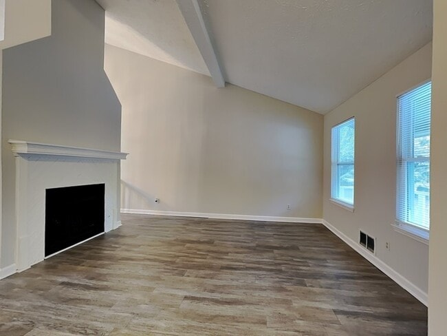 6305 Beaver Creek Trail in College Park, GA - Foto de edificio - Building Photo