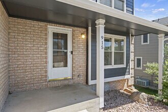 915 Royal Crown Ln in Colorado Springs, CO - Building Photo - Building Photo