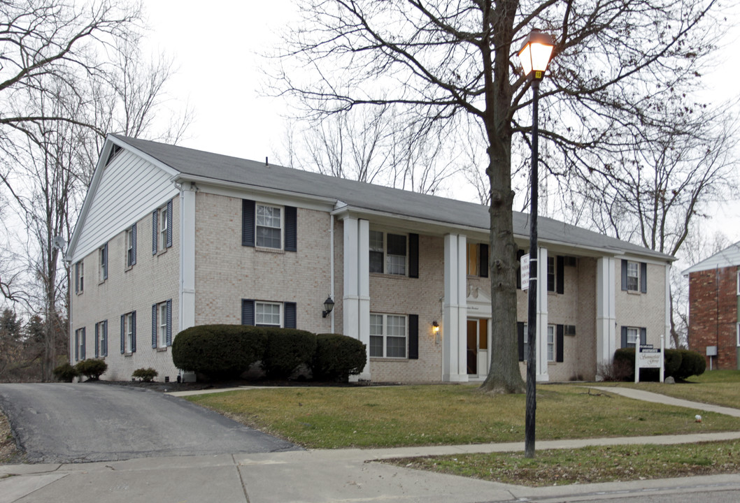 1614 Brooke Park Dr in Toledo, OH - Foto de edificio