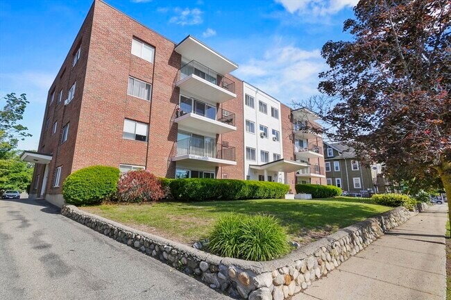 260 Tremont St in Melrose, MA - Building Photo - Building Photo