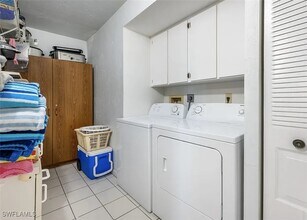 4080 Looking Glass Ln in Naples, FL - Building Photo - Building Photo