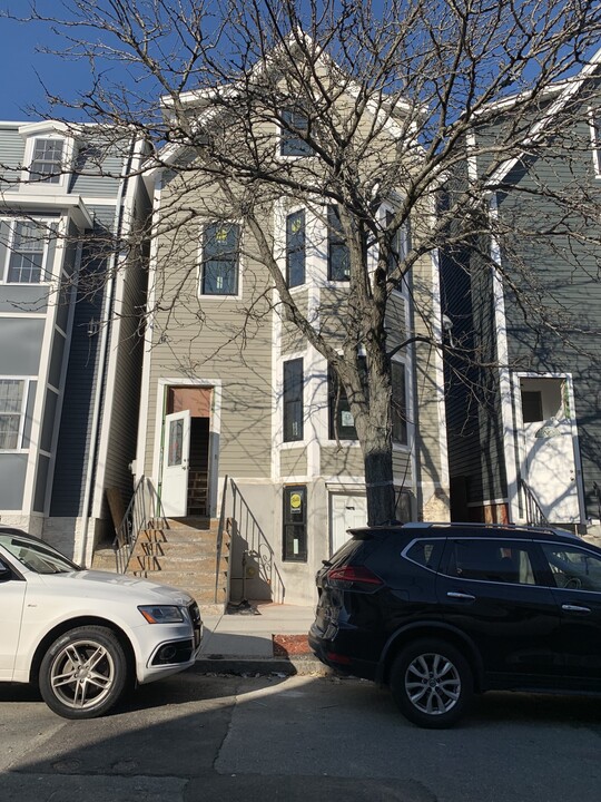 292 Princeton St in Boston, MA - Building Photo