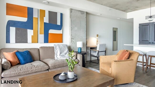 221 Main St N, Unit 1213